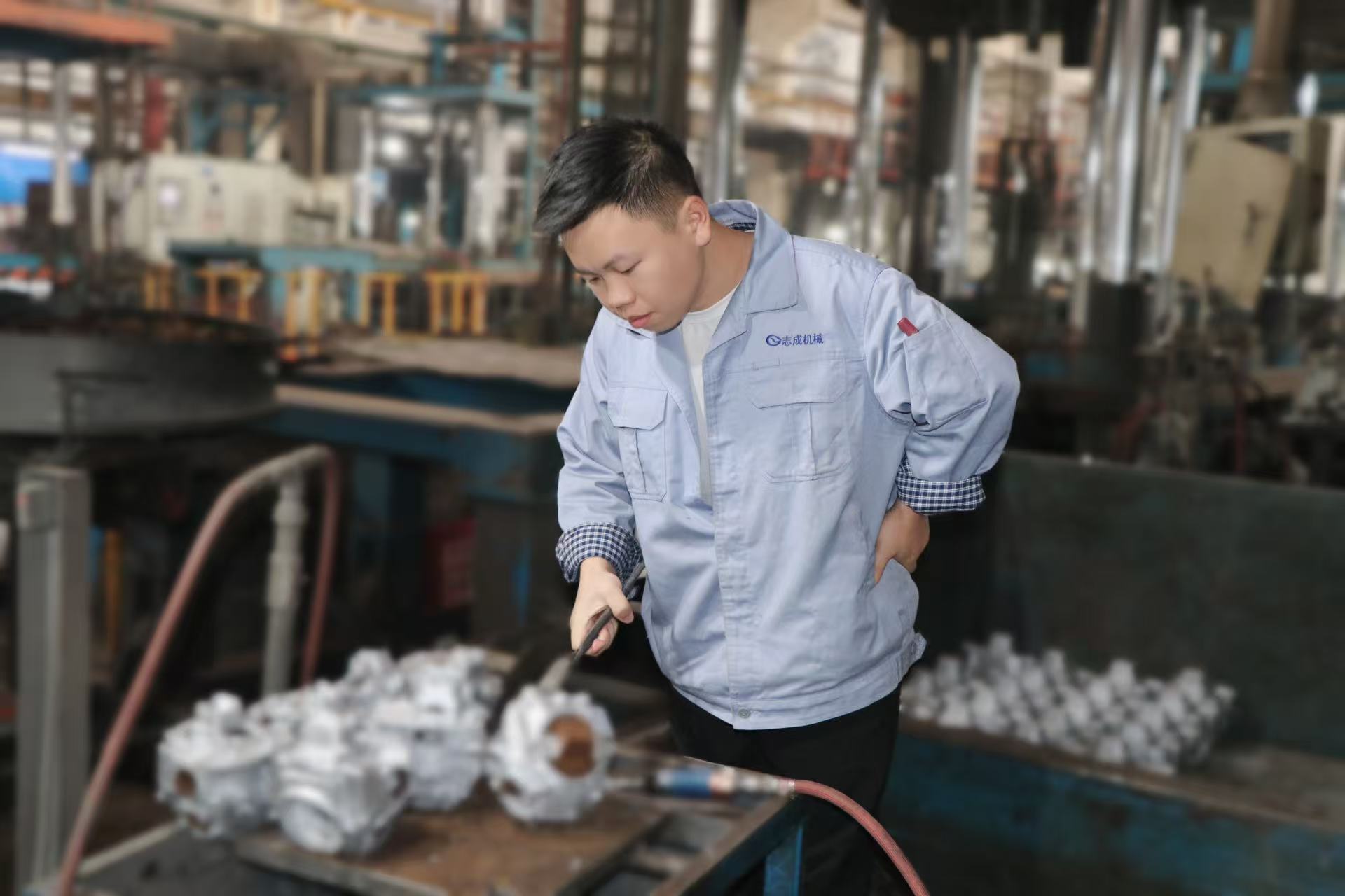 唐波专利丨摩托车缸头的分体式铸造砂芯